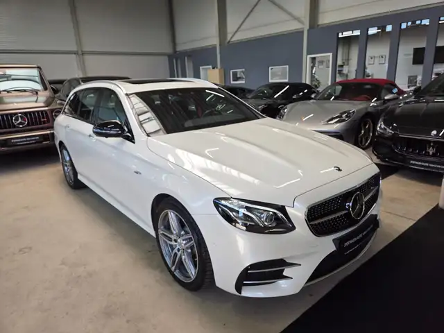 Mercedes-Benz E Class view 8