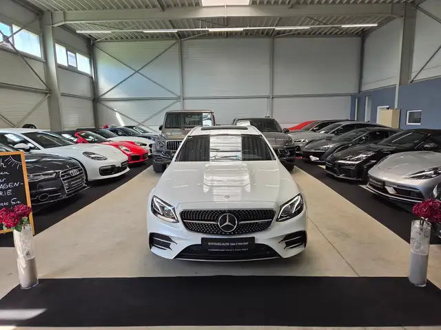 Mercedes-Benz E Class view 2