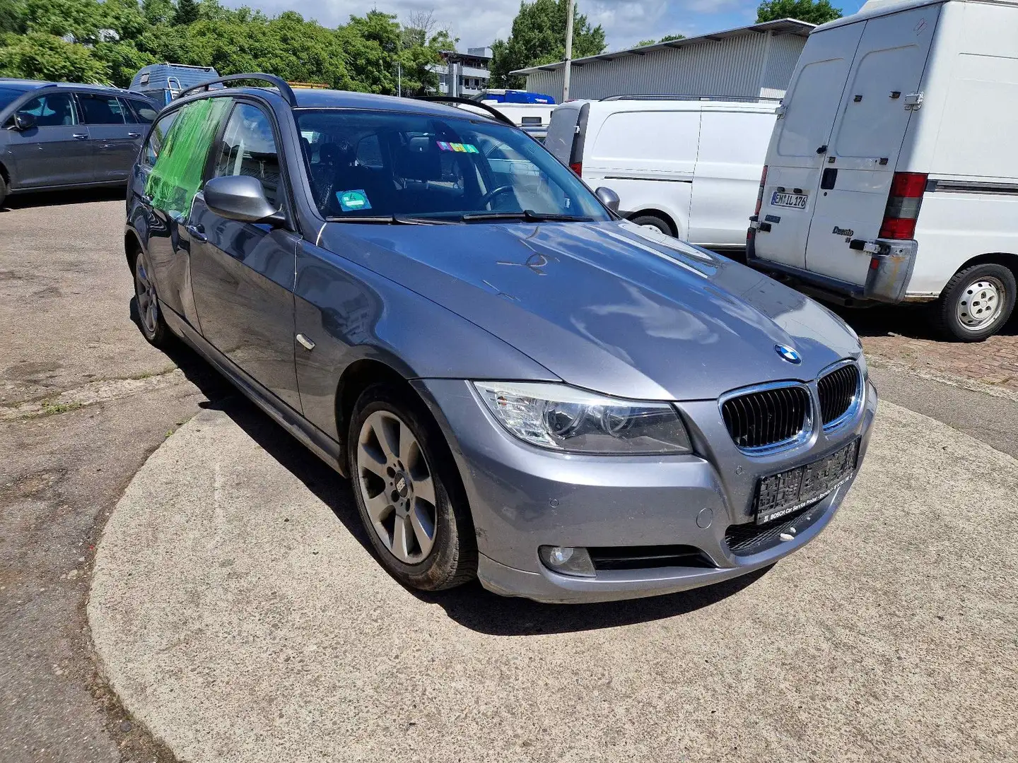 BMW 320 d Toring Automatik Grau - 1
