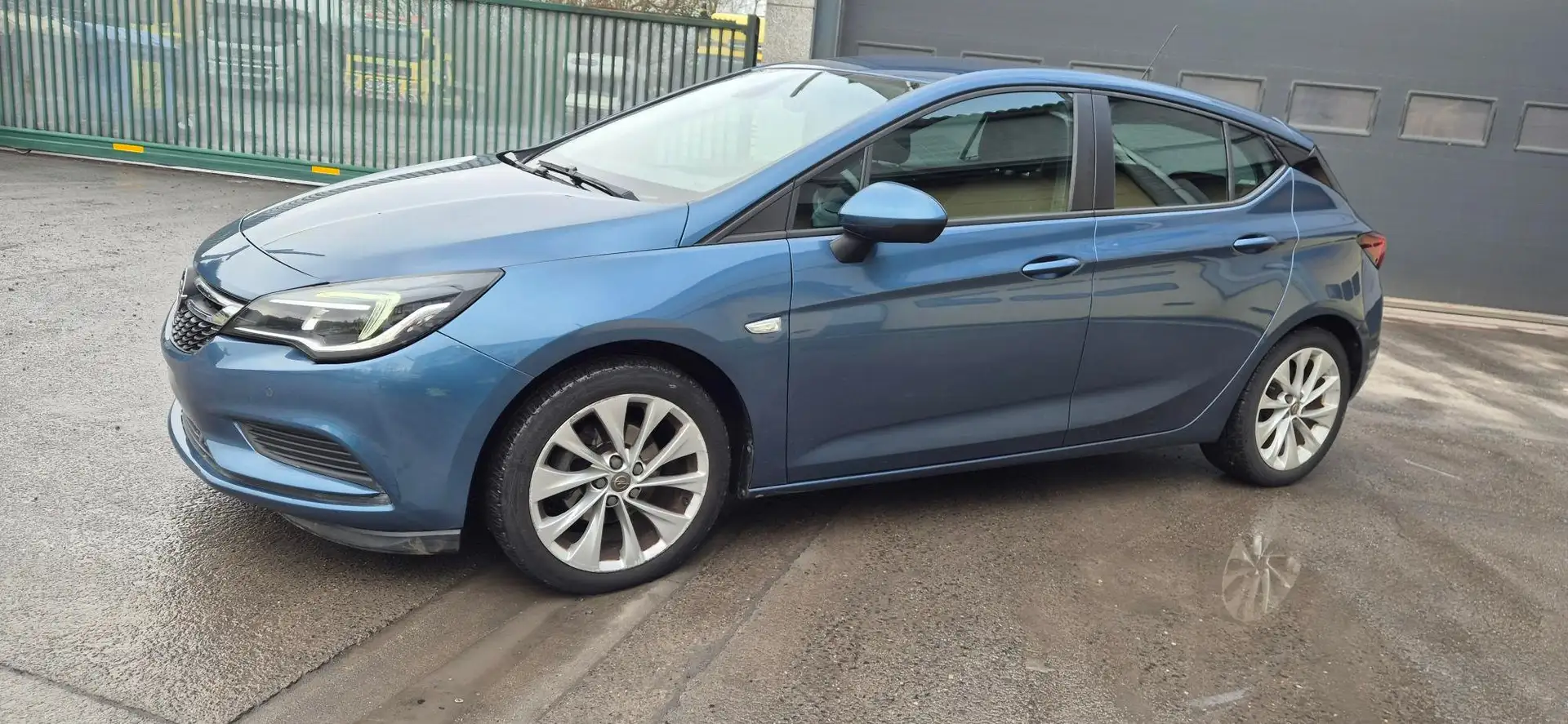 Opel Astra Astra 1.6 CDTi ECOTEC Bleu - 1