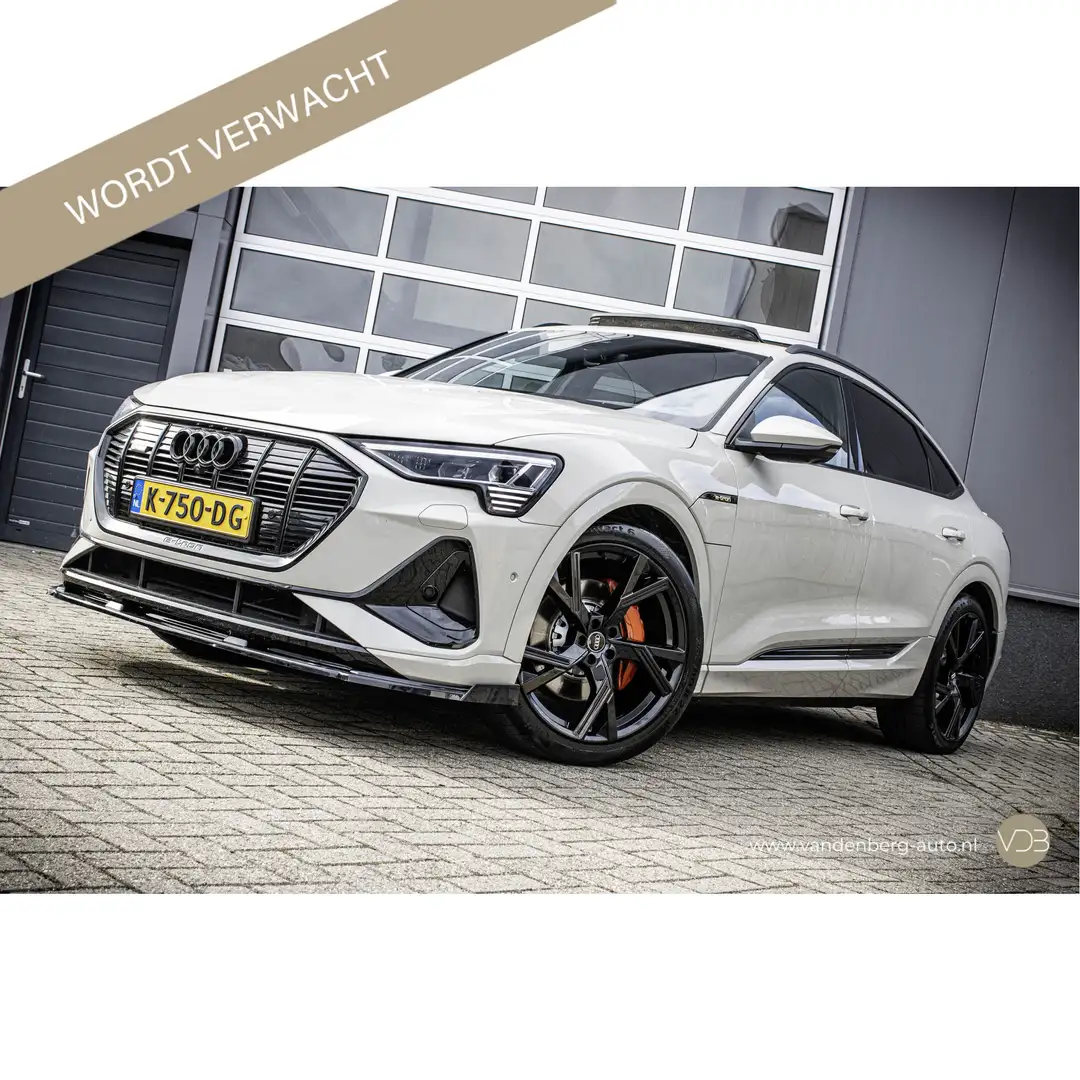 Audi e-tron Sportback 55 quattro 3x S-Line 22inch Ambiance 360 Grijs - 1