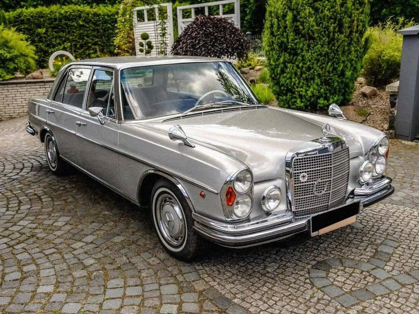 Mercedes-Benz 300 W109 300 SEL 3.5 Silver - 2