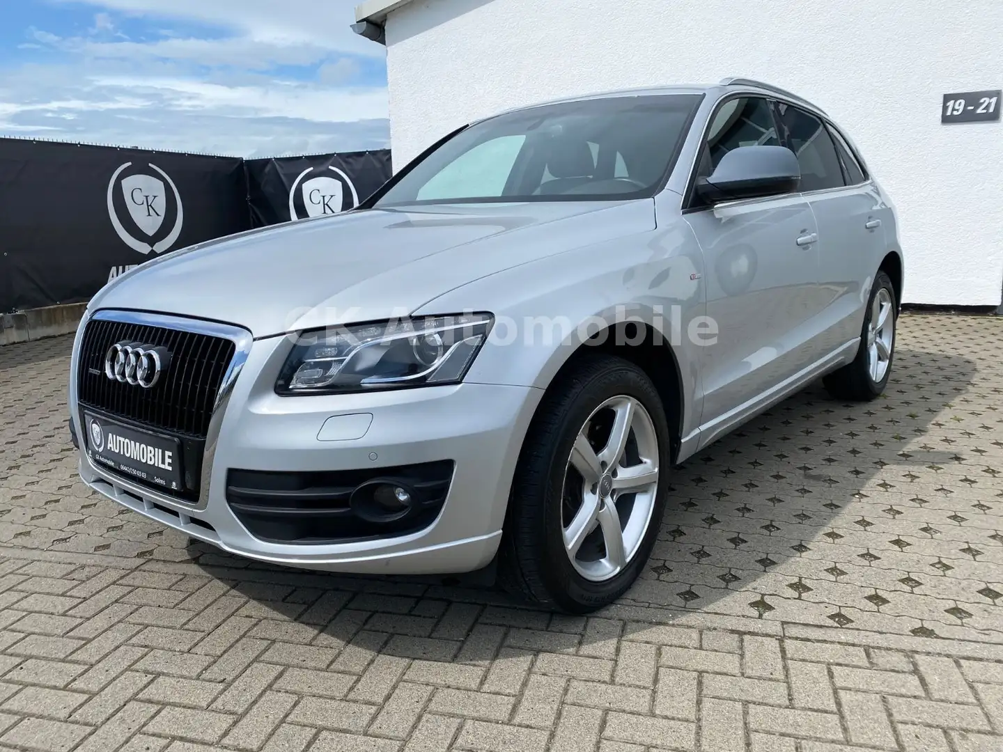 Audi Q5 3.0 TDI Quattro S-Line Plus/Navi/Bi-Xenon/PDC Zilver - 1