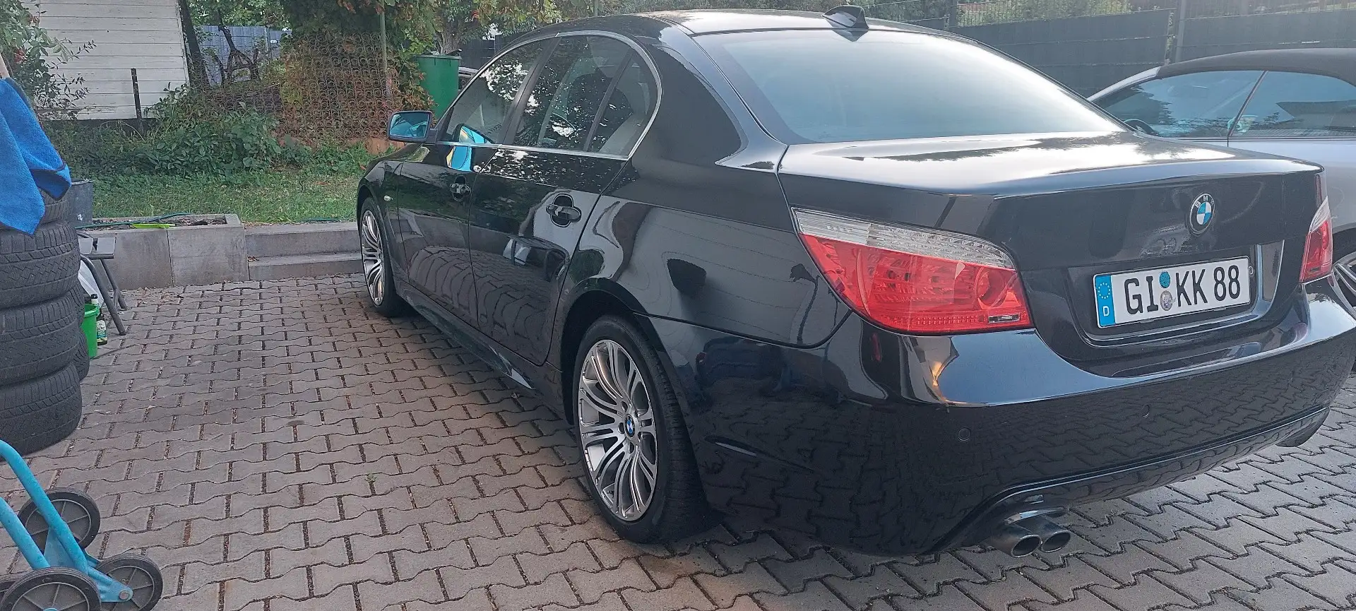 BMW 525 525i Aut. Edition Exclusive M Packet Schwarz - 2