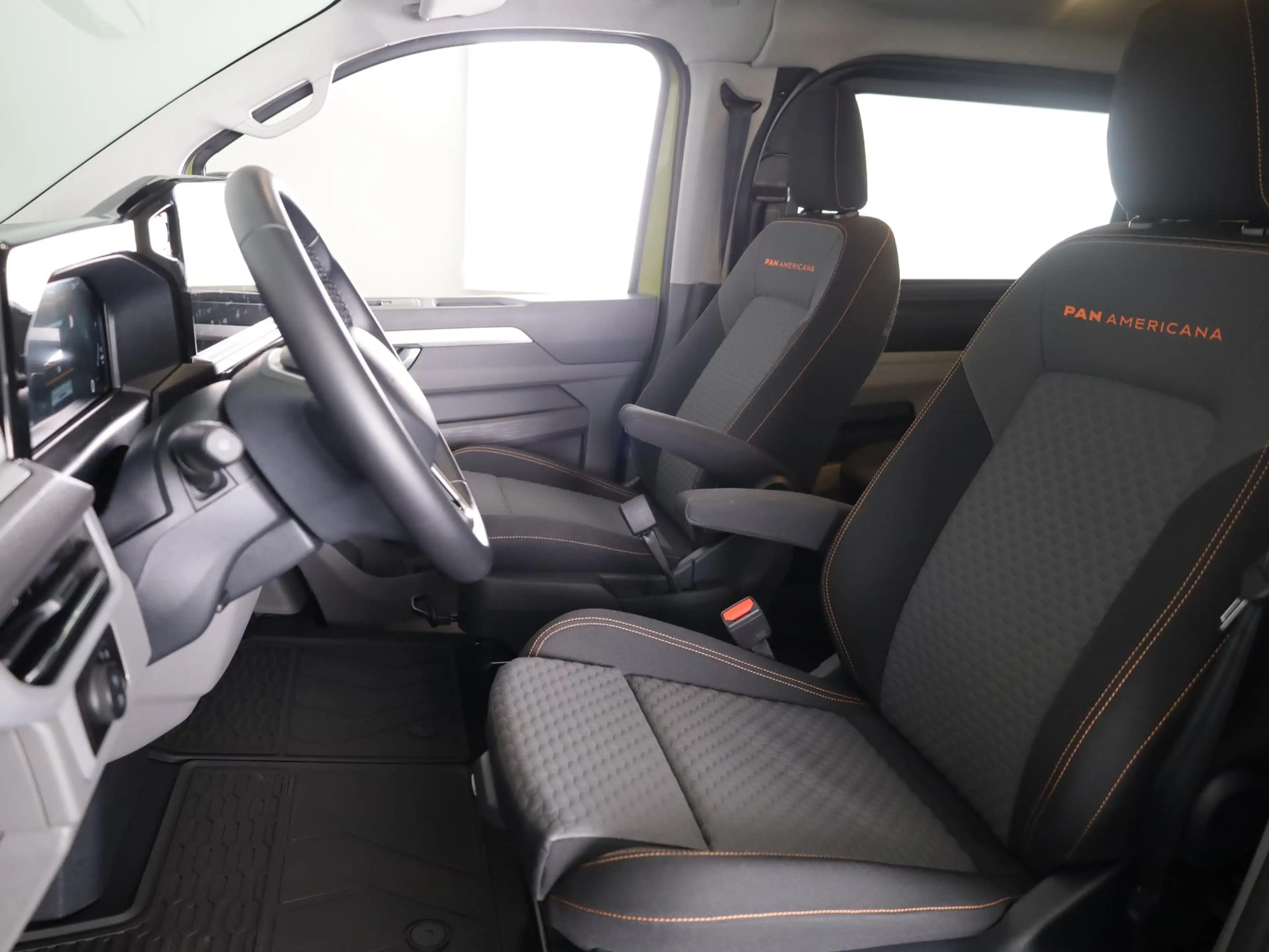 Volkswagen Transporter 2.0 TDI L2H1 30 PanAmericana DC Luxe Dubbel Cabine — photo 7