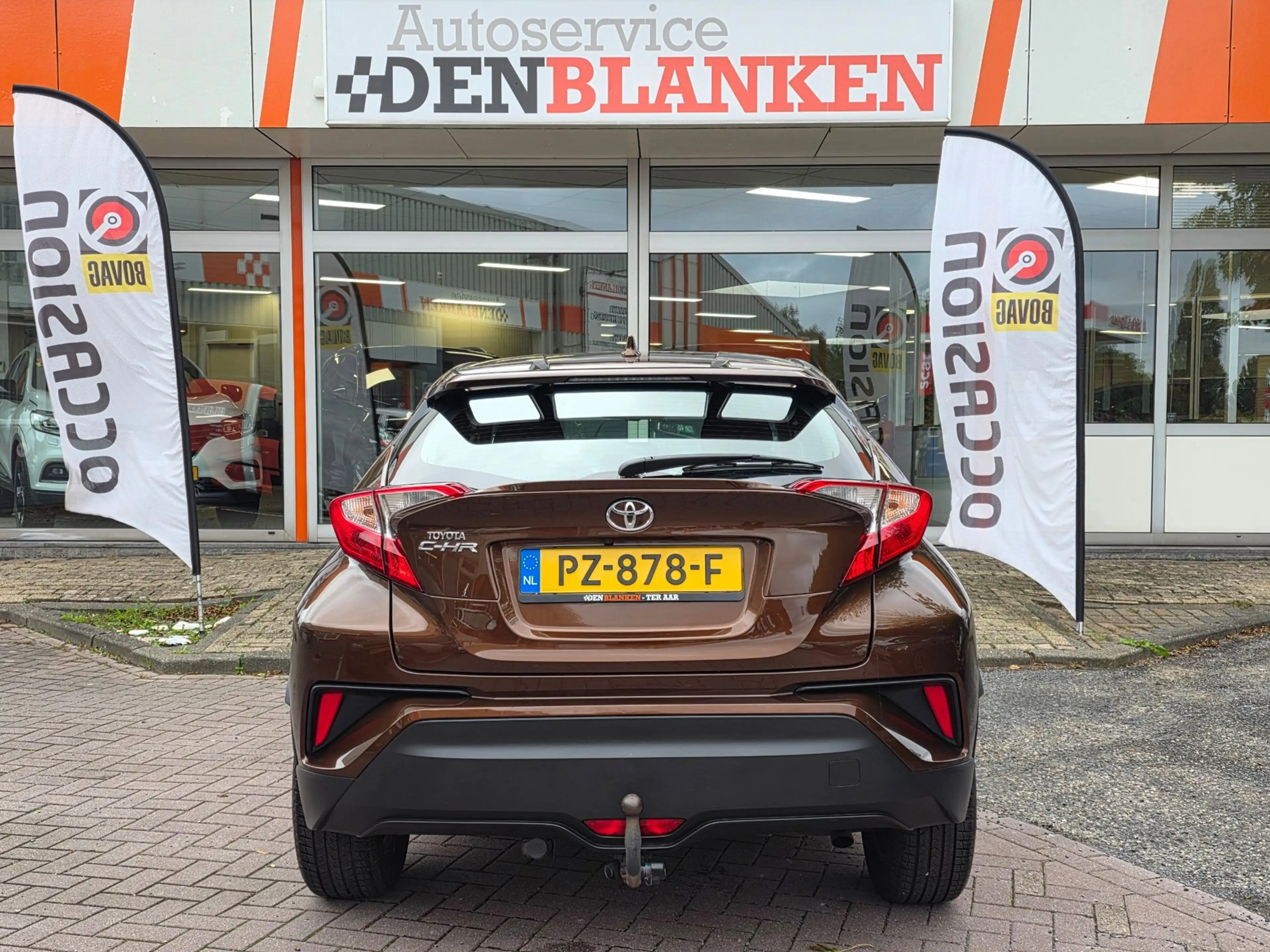 Toyota C-HR 1.2 Dynamic 5drs BJ.2017 / Navigatie / Clima / Cam — photo 7