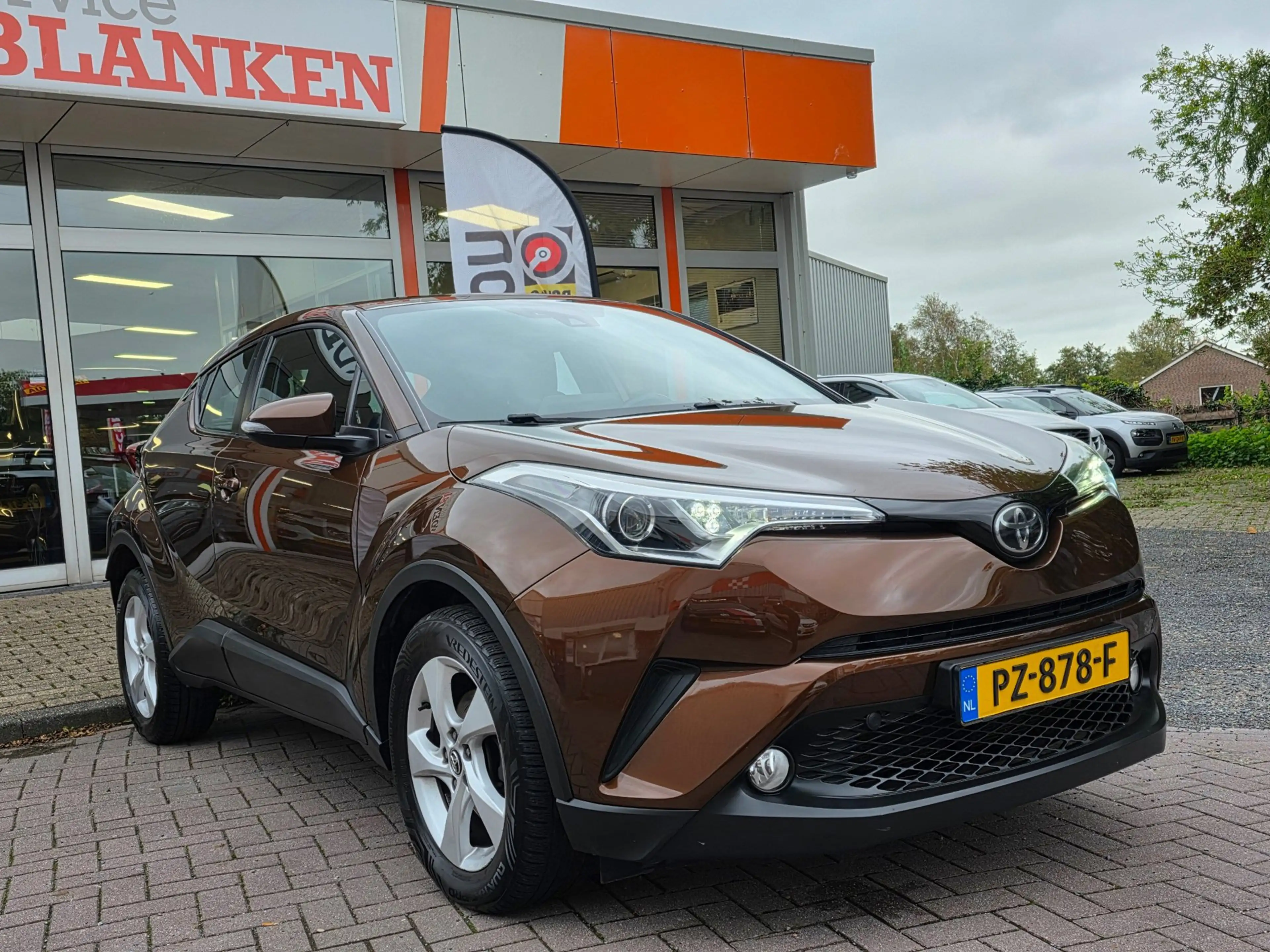 Toyota C-HR 1.2 Dynamic 5drs BJ.2017 / Navigatie / Clima / Cam — photo 3