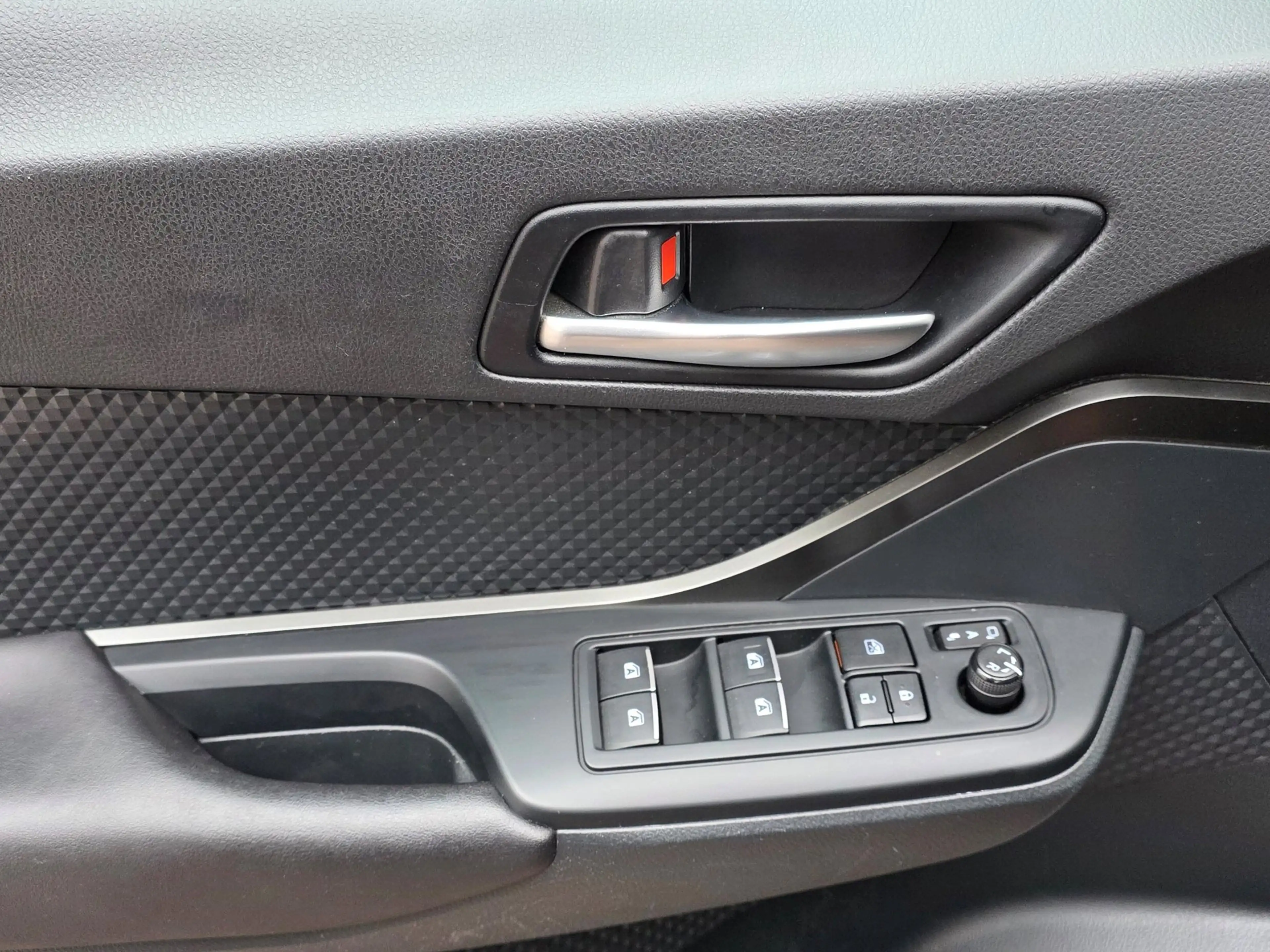 Toyota C-HR 1.2 Dynamic 5drs BJ.2017 / Navigatie / Clima / Cam — photo 10