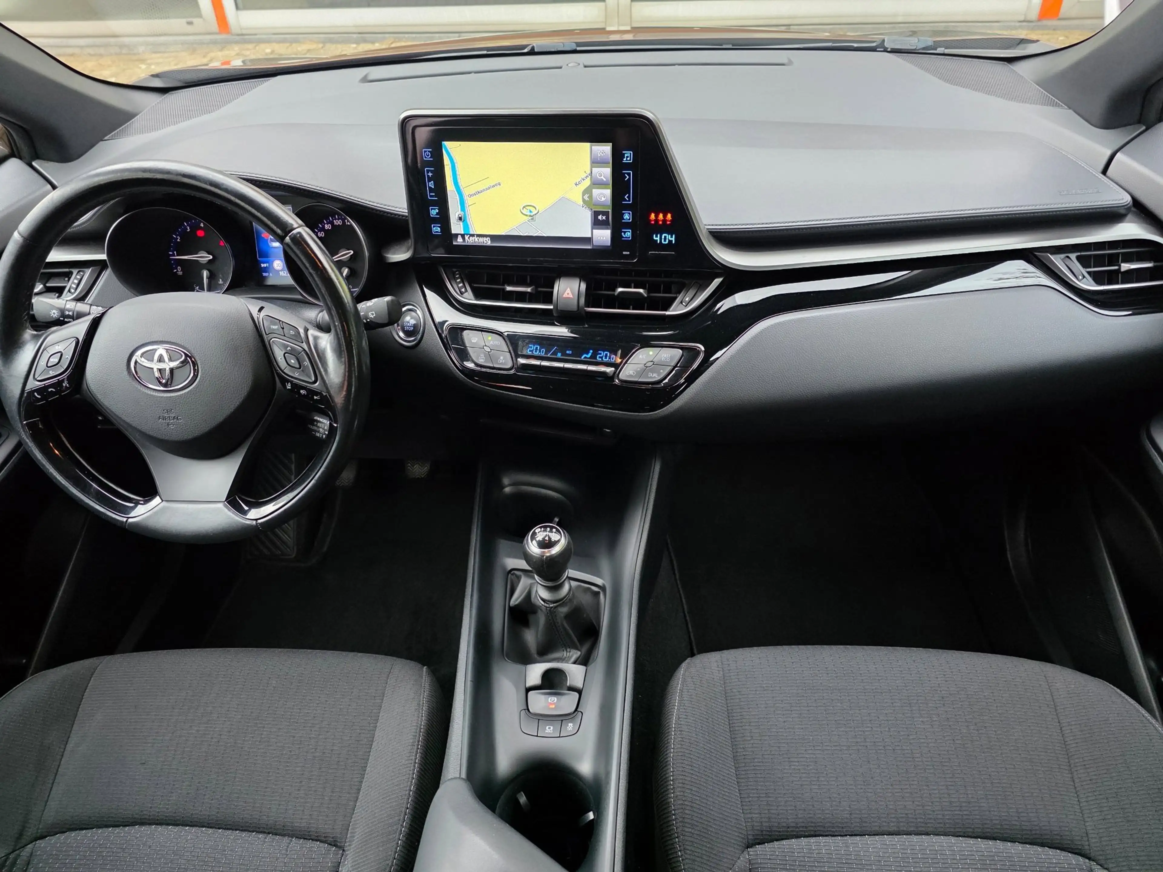 Toyota C-HR 1.2 Dynamic 5drs BJ.2017 / Navigatie / Clima / Cam — photo 9