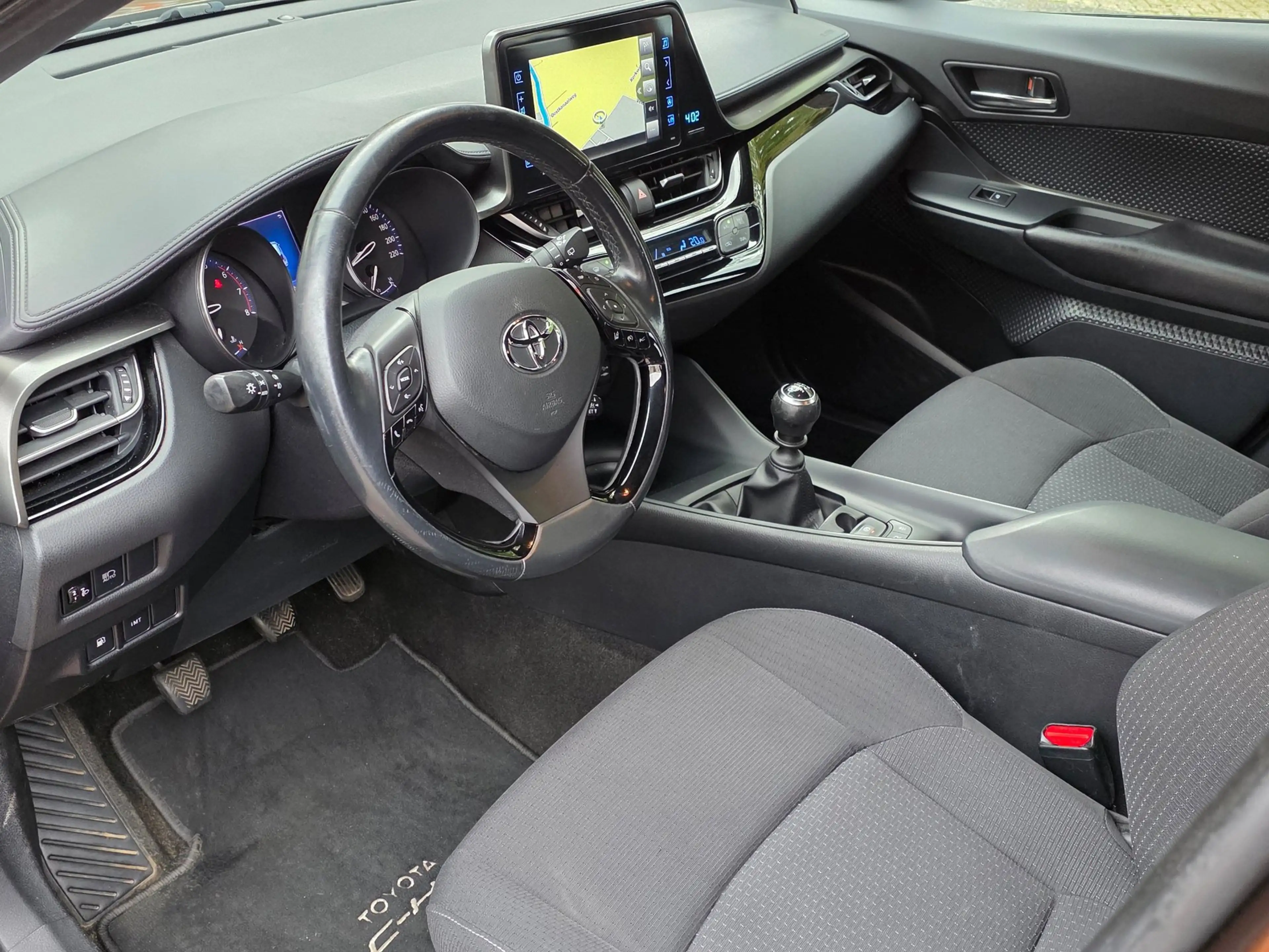 Toyota C-HR 1.2 Dynamic 5drs BJ.2017 / Navigatie / Clima / Cam — photo 11