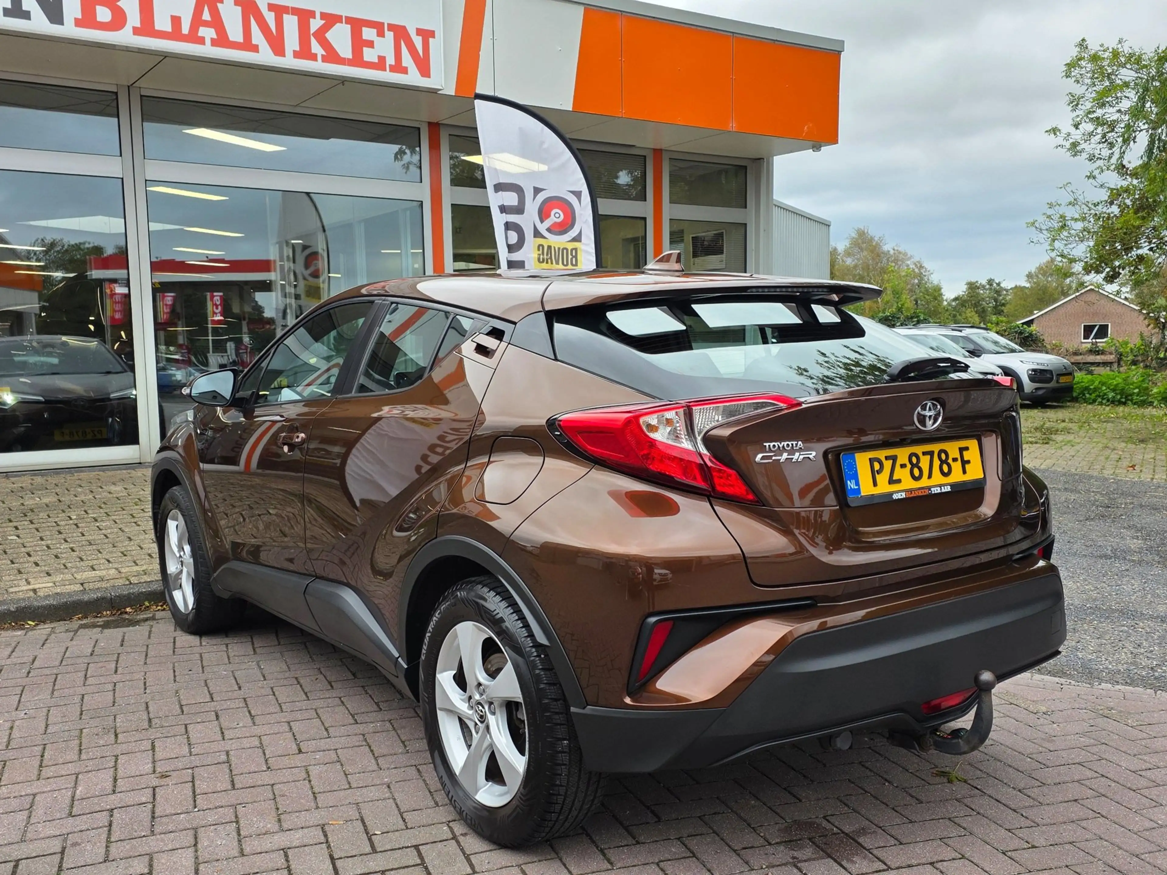 Toyota C-HR 1.2 Dynamic 5drs BJ.2017 / Navigatie / Clima / Cam — photo 6