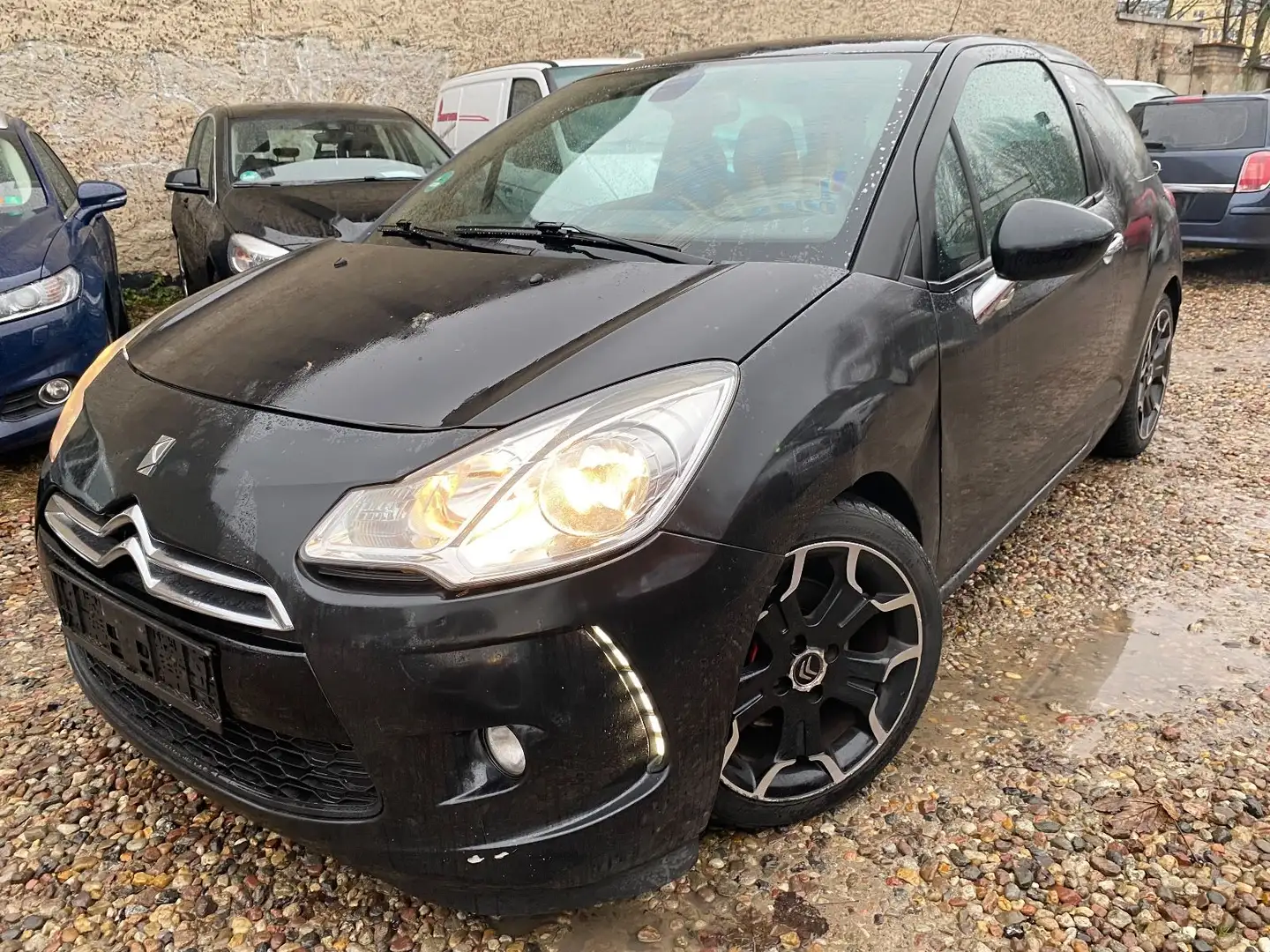 Citroen DS3 SoChic Schwarz - 1