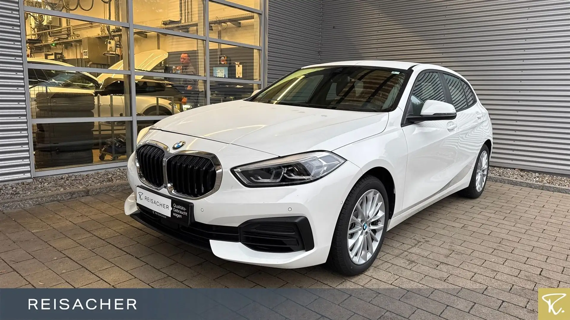 BMW 120 i Advantage NaviPro HUD RüKa H&K AHK LED Weiß - 1