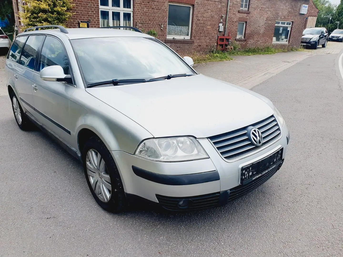 Volkswagen Passat Variant Basis,Tempomat,KLimaaut.,TÜV05.26 Argent - 1
