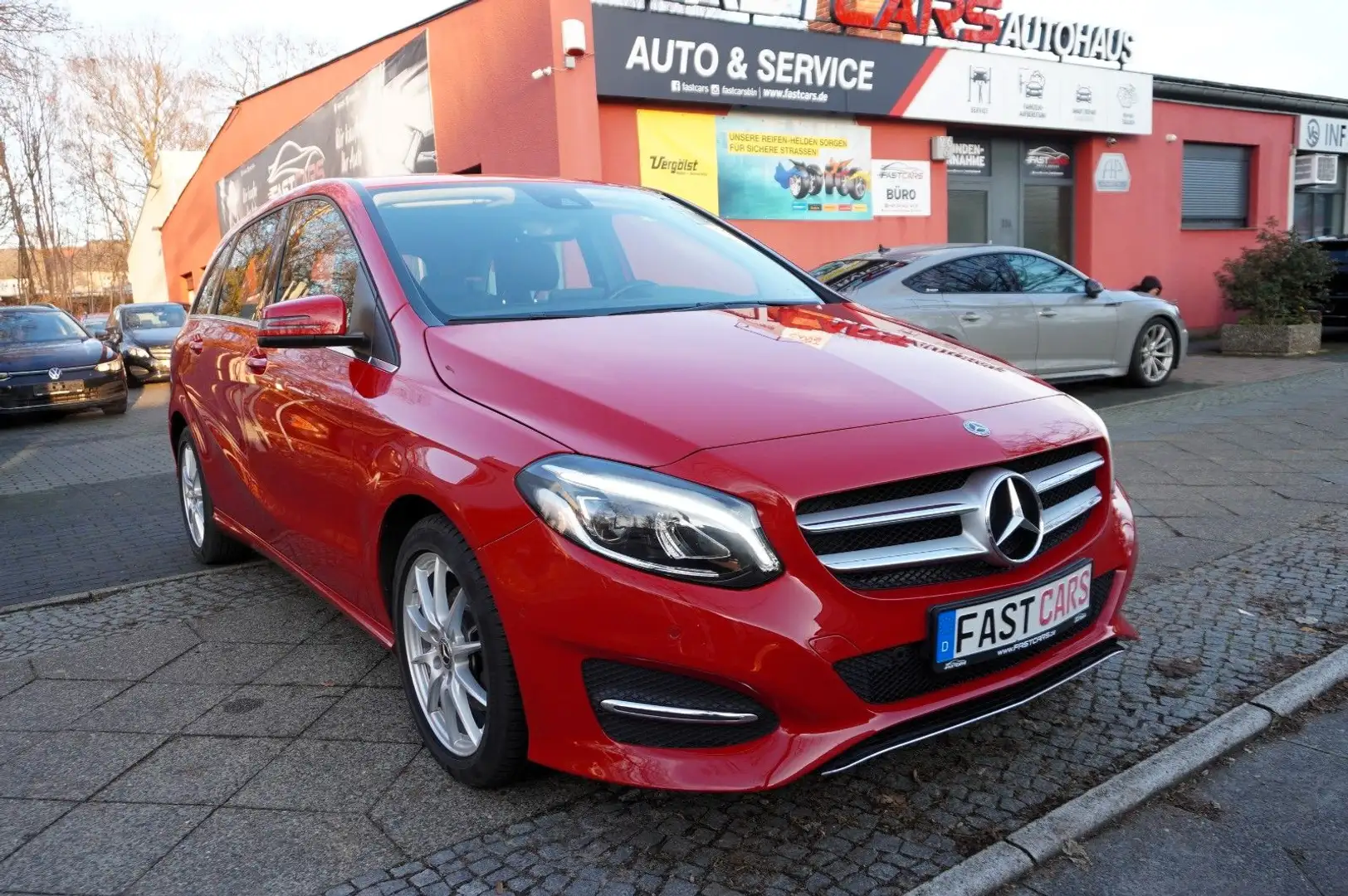 Mercedes-Benz B 220 d 4Matic Urban Style Edition Autm Kamera SH Rot - 2