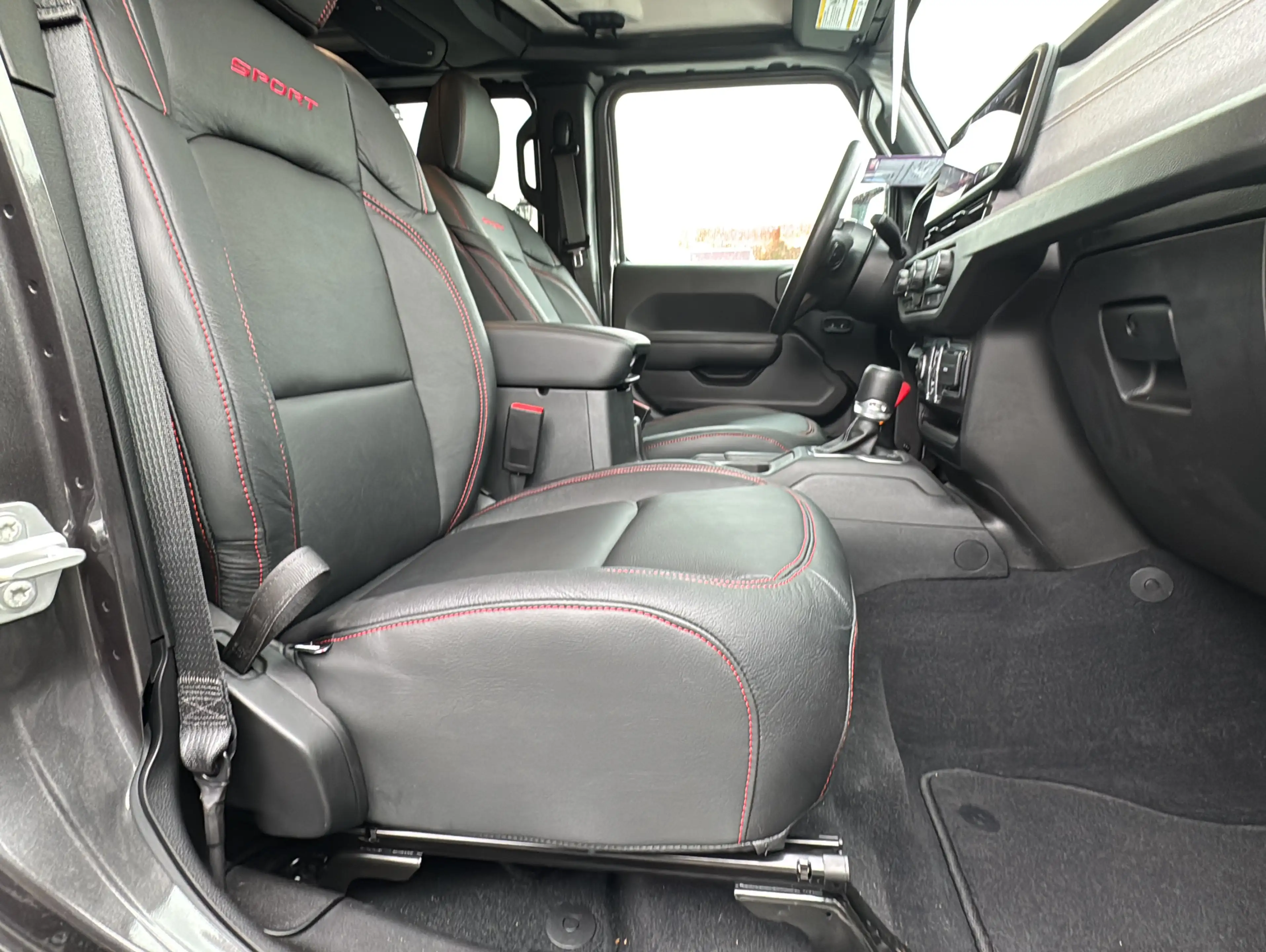 Jeep Gladiator Nigthawk 3,6 Sport 4X4 LTD Avail Sport — photo 13