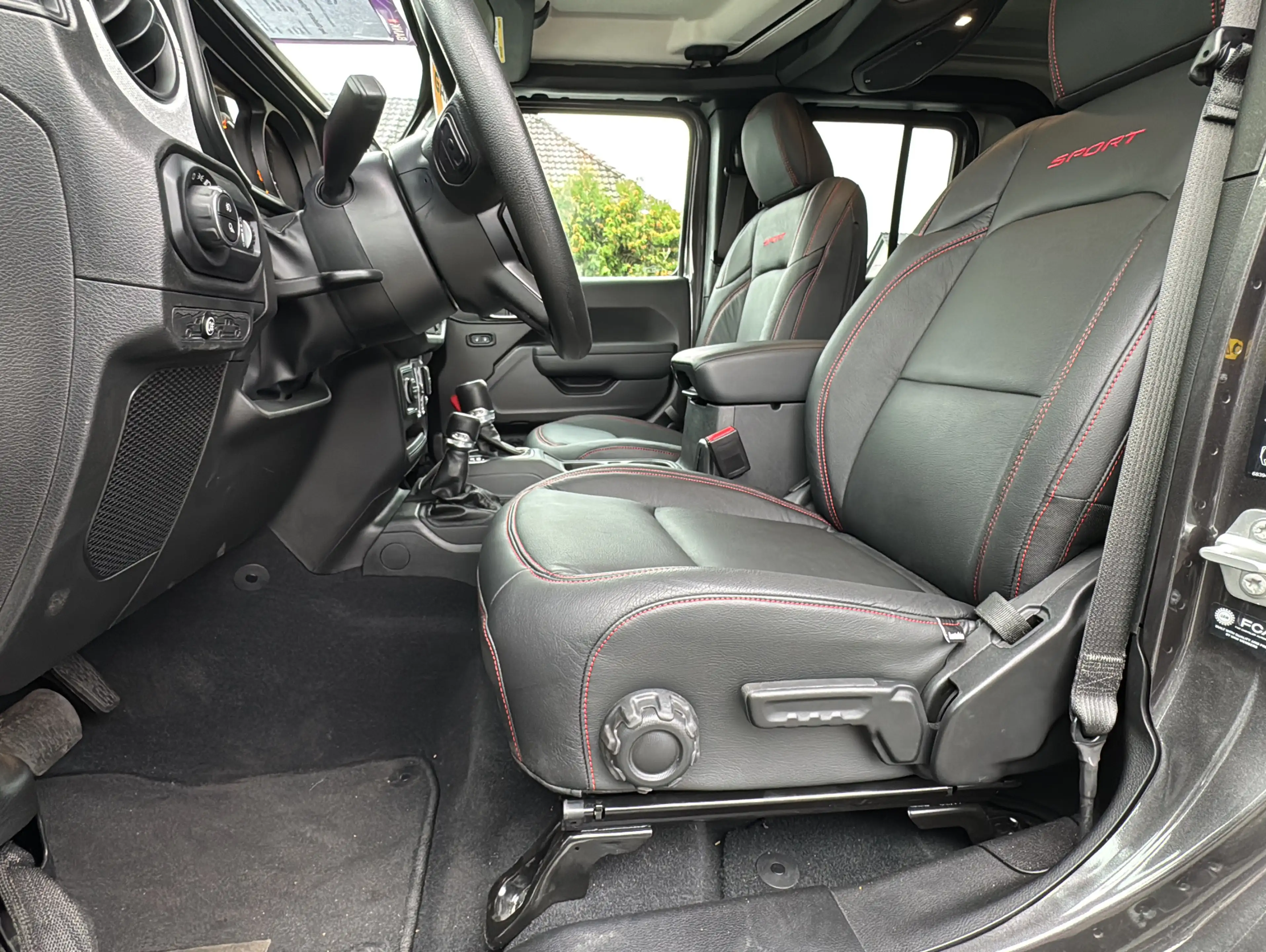 Jeep Gladiator Nigthawk 3,6 Sport 4X4 LTD Avail Sport — photo 12