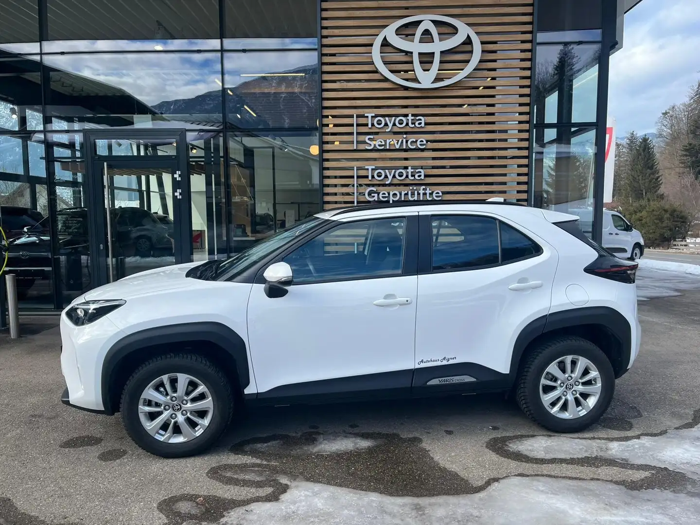 Toyota Yaris Cross 1,5l 4x2 City Weiß - 1