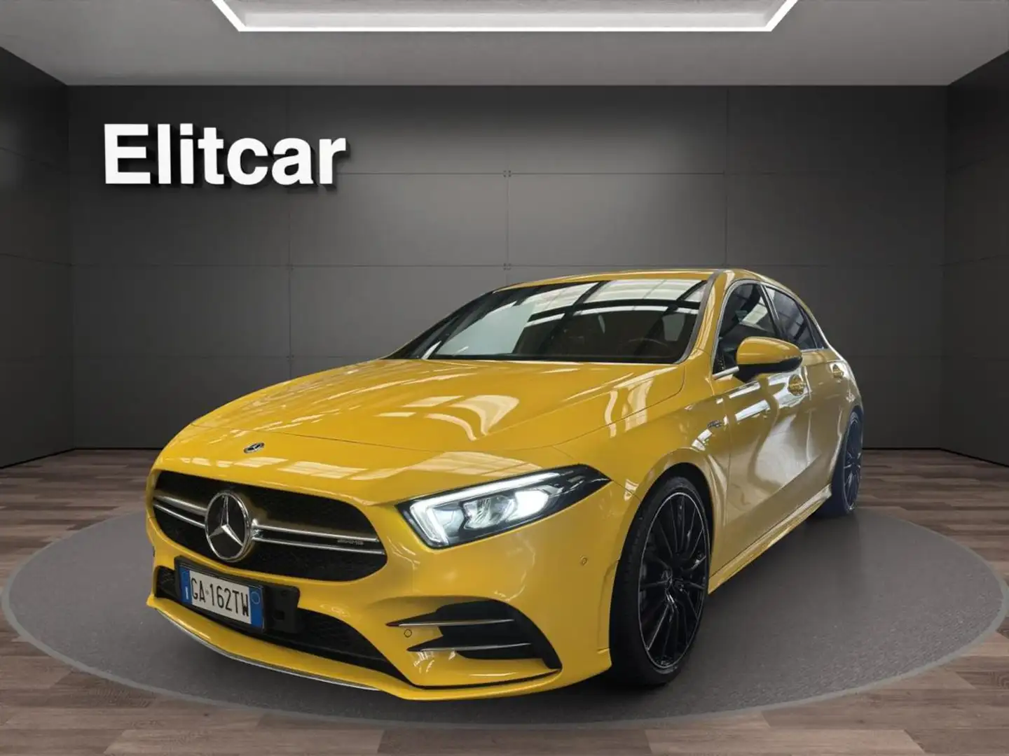 Mercedes-Benz A 35 AMG 4Matic Yellow - 1