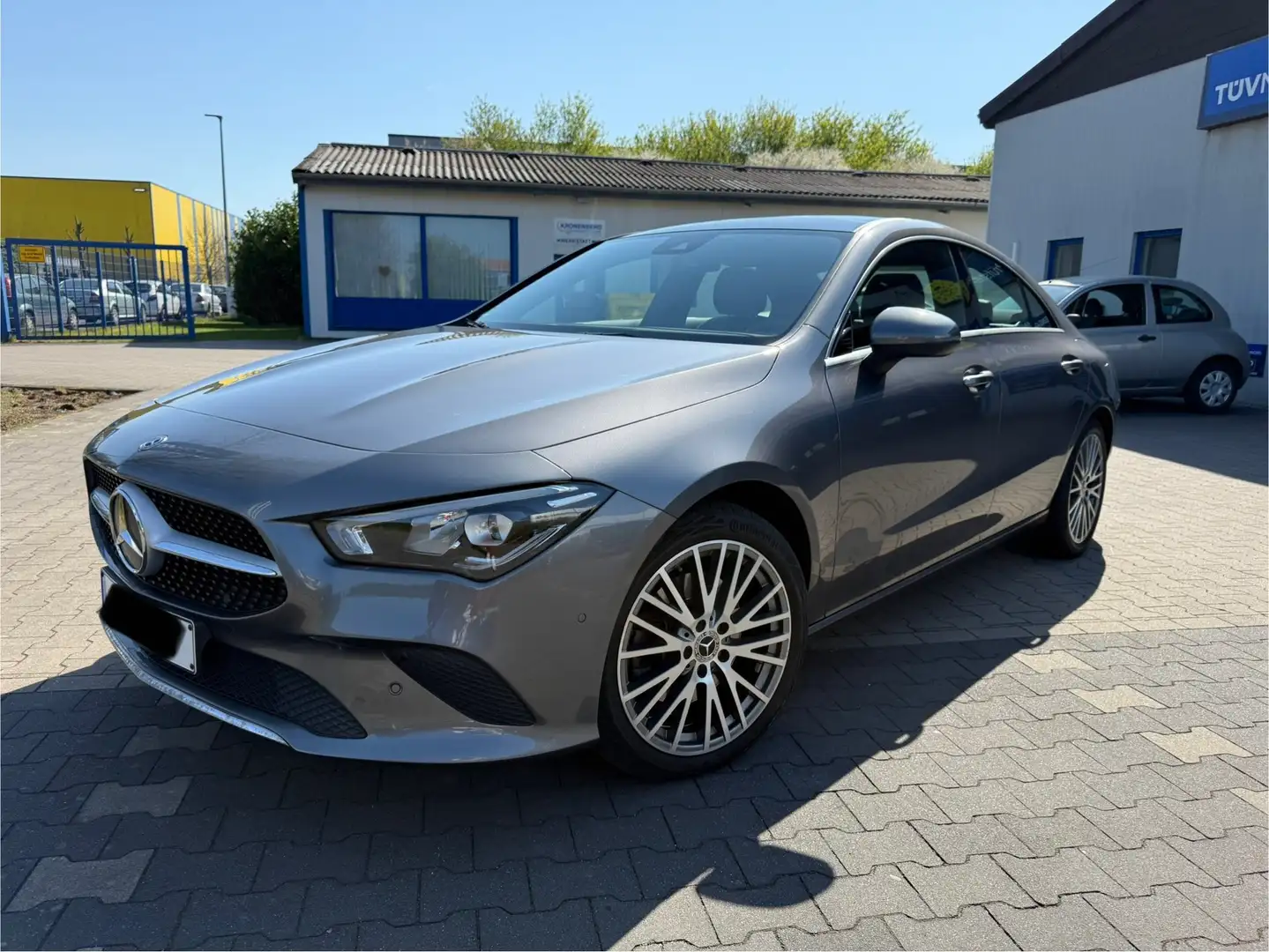 Mercedes-Benz CLA 220 CLA 220 d 8G-DCT Progressive Grau - 2