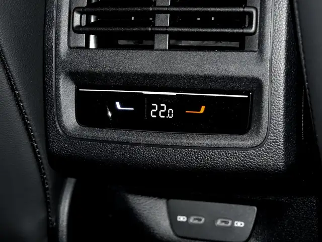 Volkswagen Golf view 14