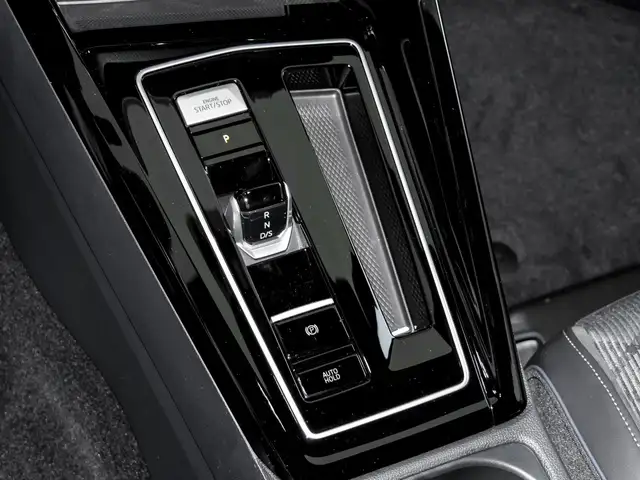 Volkswagen Golf view 9