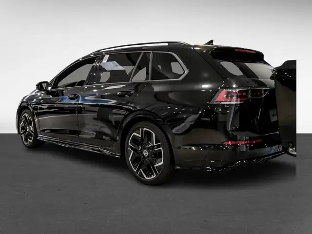Volkswagen Golf view 2