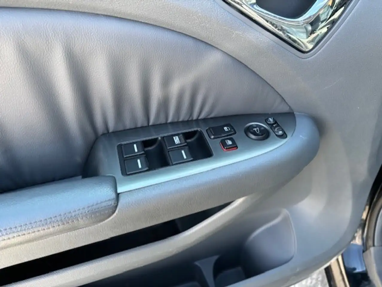 Honda Odyssey снимка Honda Odyssey