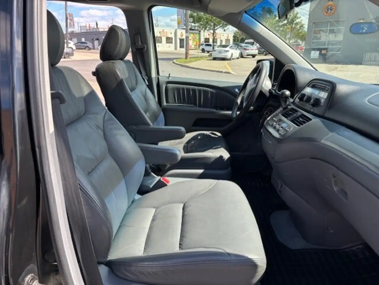 Honda Odyssey снимка Honda Odyssey