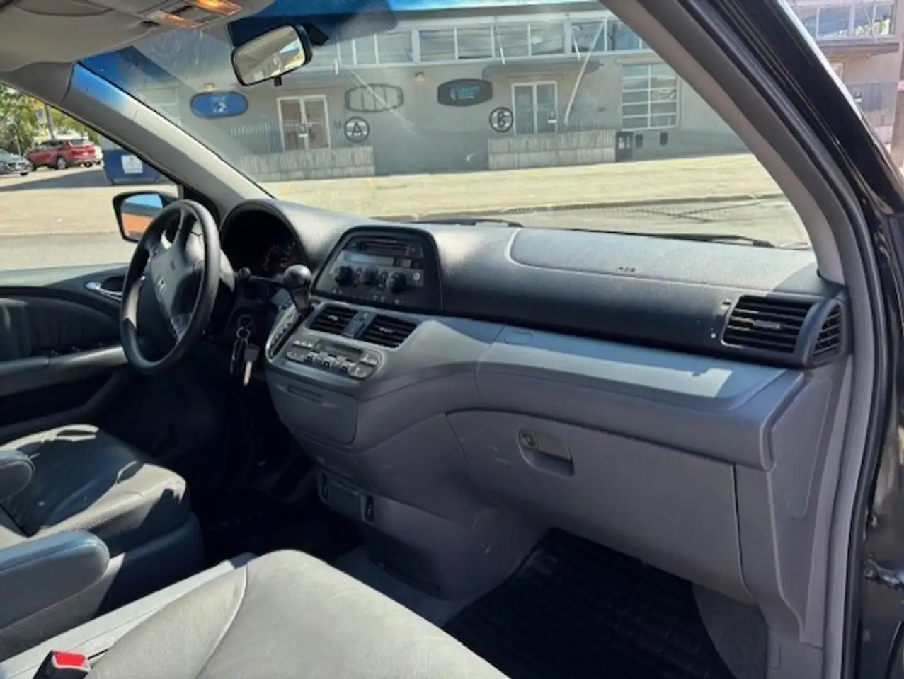 Honda Odyssey снимка Honda Odyssey