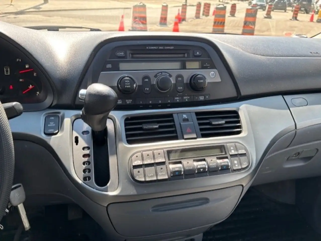 Honda Odyssey снимка Honda Odyssey