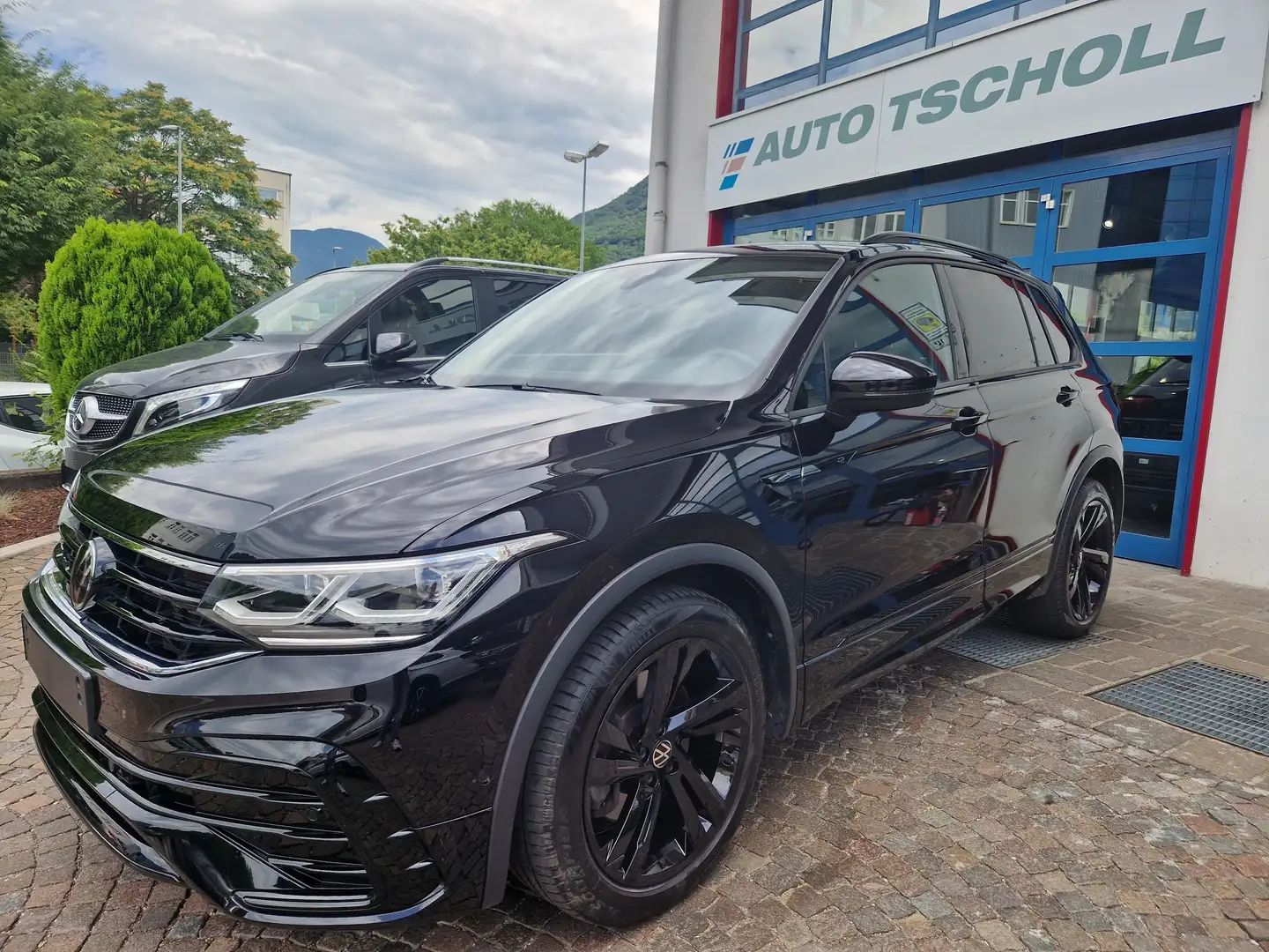 Volkswagen Tiguan 2.0 TDI 200Cv 4MOTION DSG R-Line Black ACC VirCock Schwarz - 1