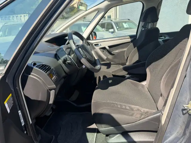 Citroen C4 Picasso view 6