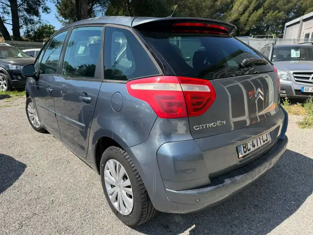 Citroen C4 Picasso view 2