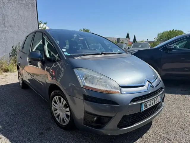 Citroen C4 Picasso view 4