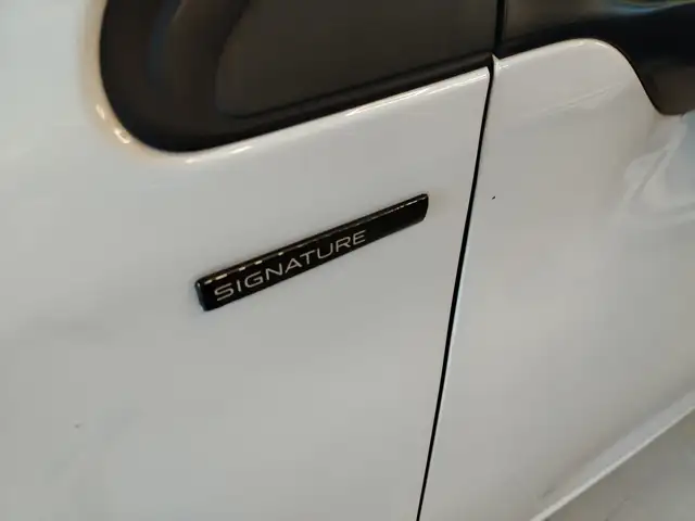 Peugeot 208 view 8