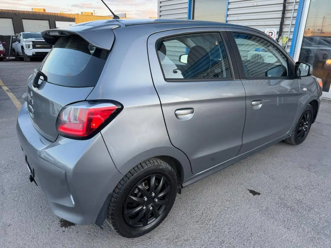 Mitsubishi Mirage снимка Mitsubishi Mirage