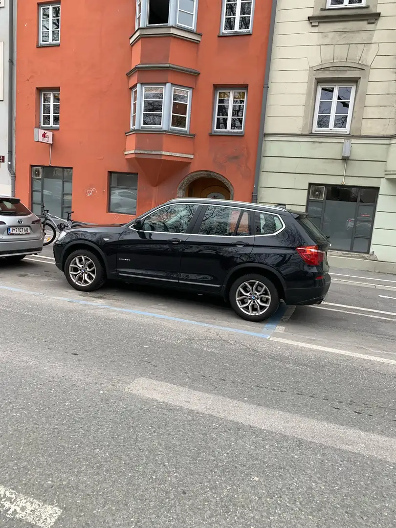 BMW X3 xDrive20d Schwarz - 2