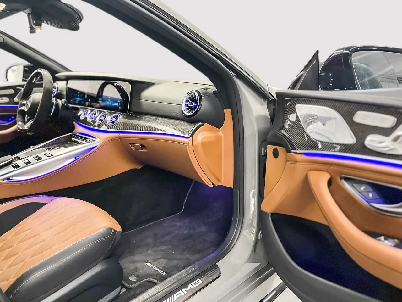 Mercedes-Benz AMG GT снимка Mercedes-Benz AMG GT