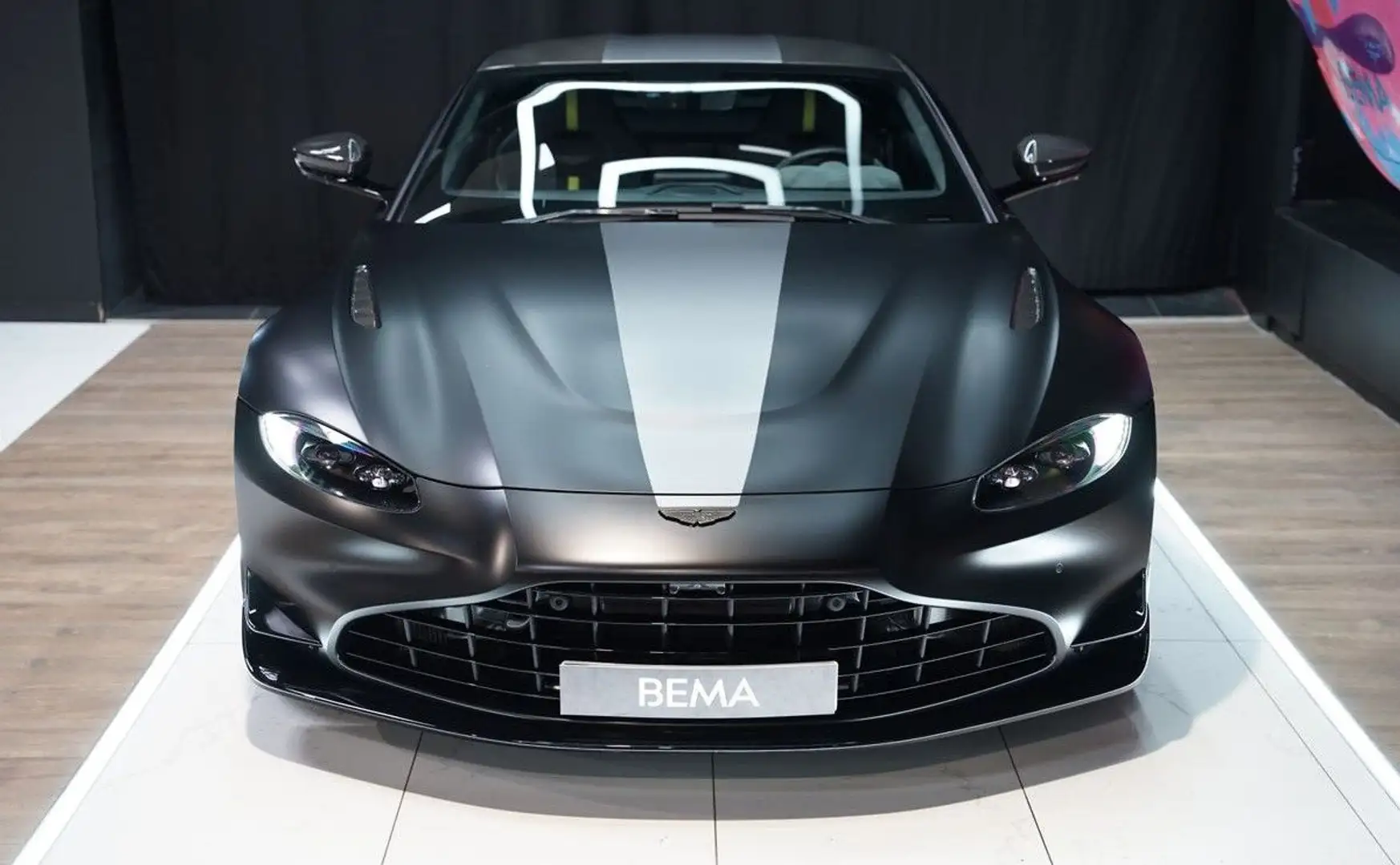 Aston Martin V8 F1 Edition 4.0 Biturbo 535ch | 1ère main Satin Jet Black Toit Carbone Caméra 360 Etriers Lime Green A partir de 1780e-moi Negro - 2