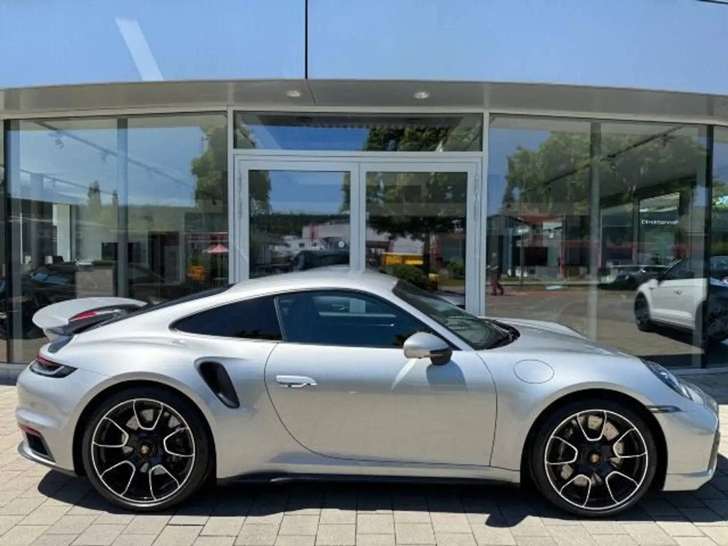 Porsche 992 TURBO *deutsch* *1.Hand* Sportabg./Matrix Grau - 2