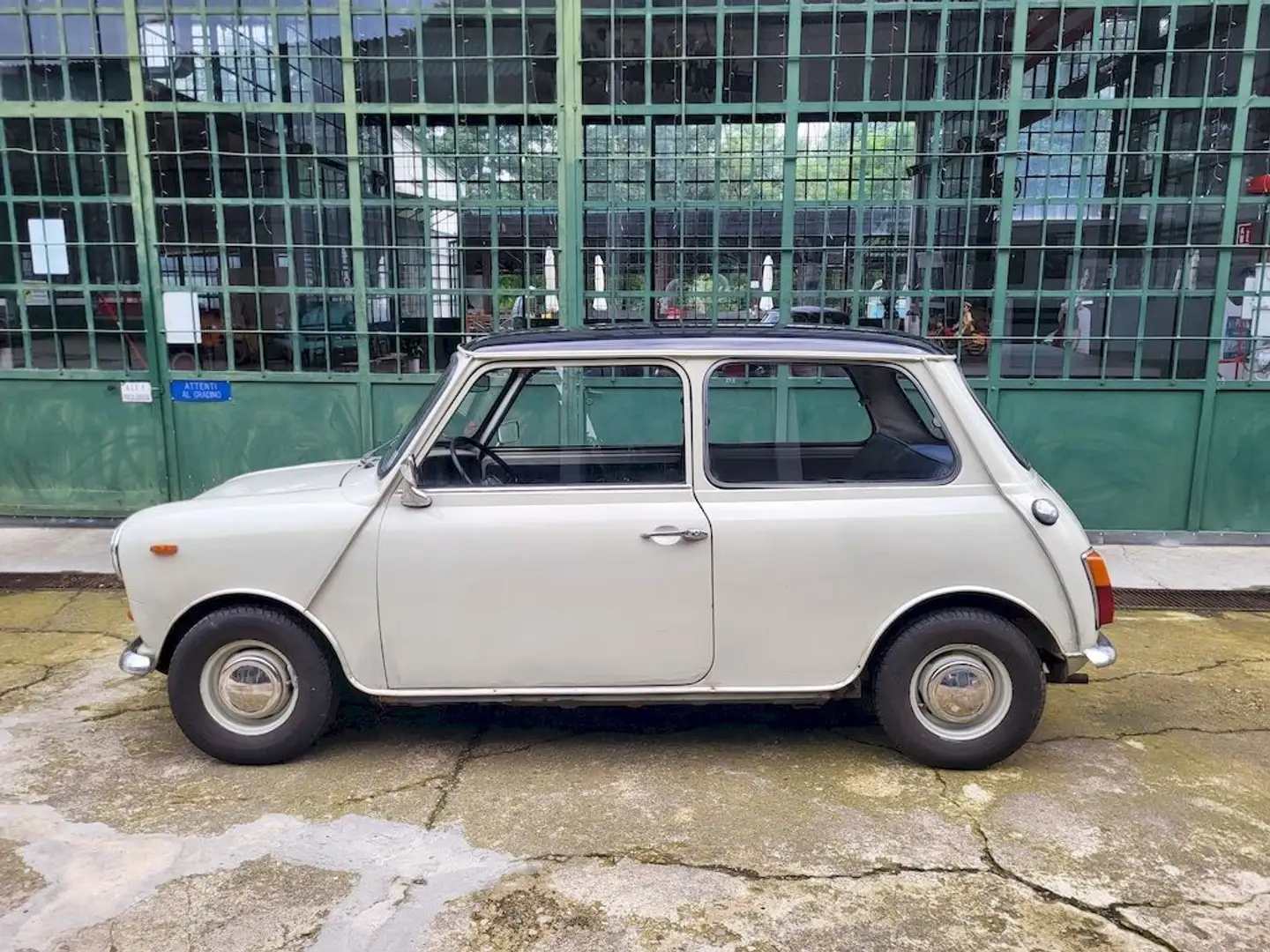 MINI 850 Austin Morris Beige - 2