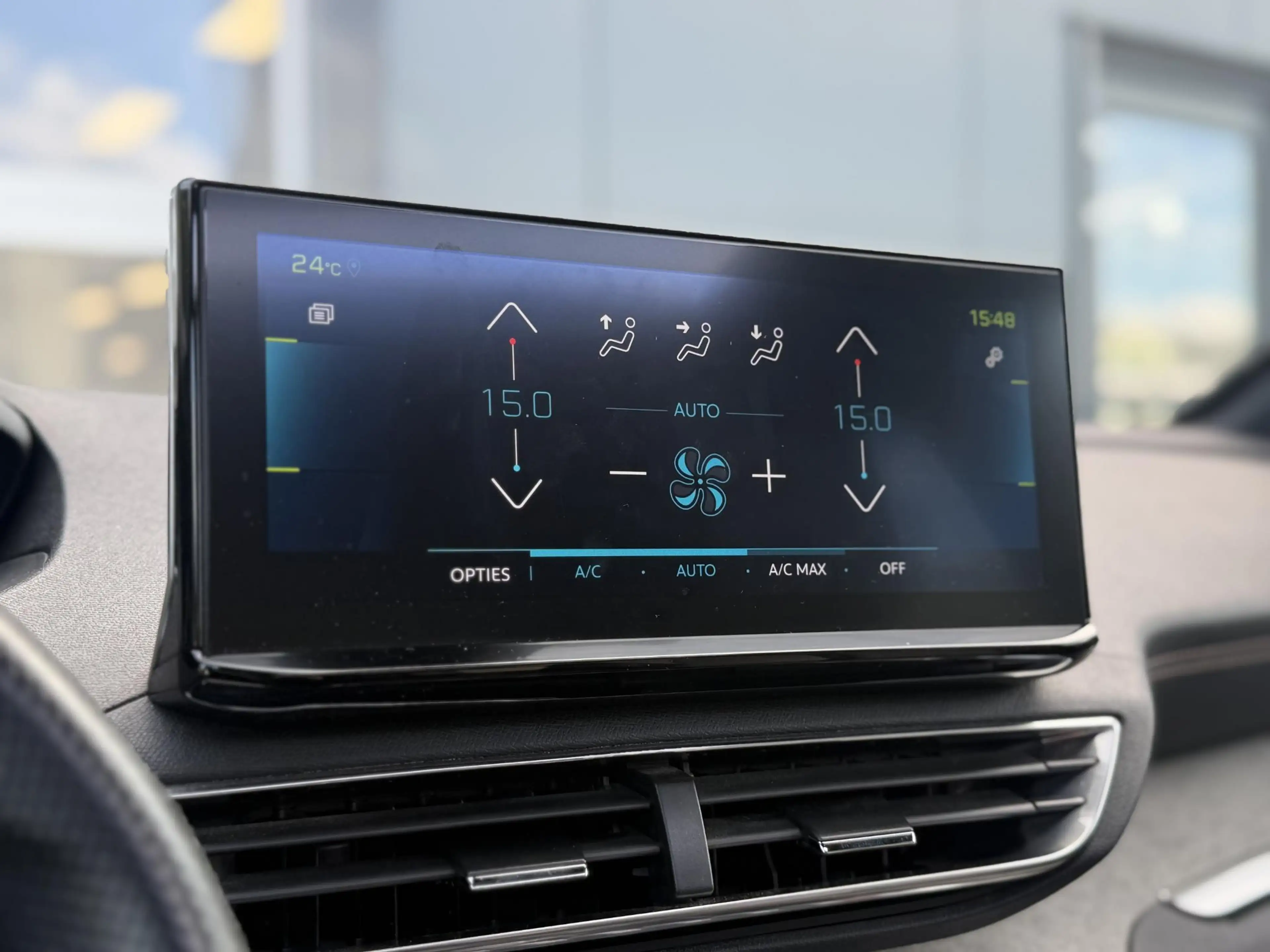 Peugeot 3008 1.6 HYbrid4 300 Blue Lease GT Automaat - Navigatie — photo 24