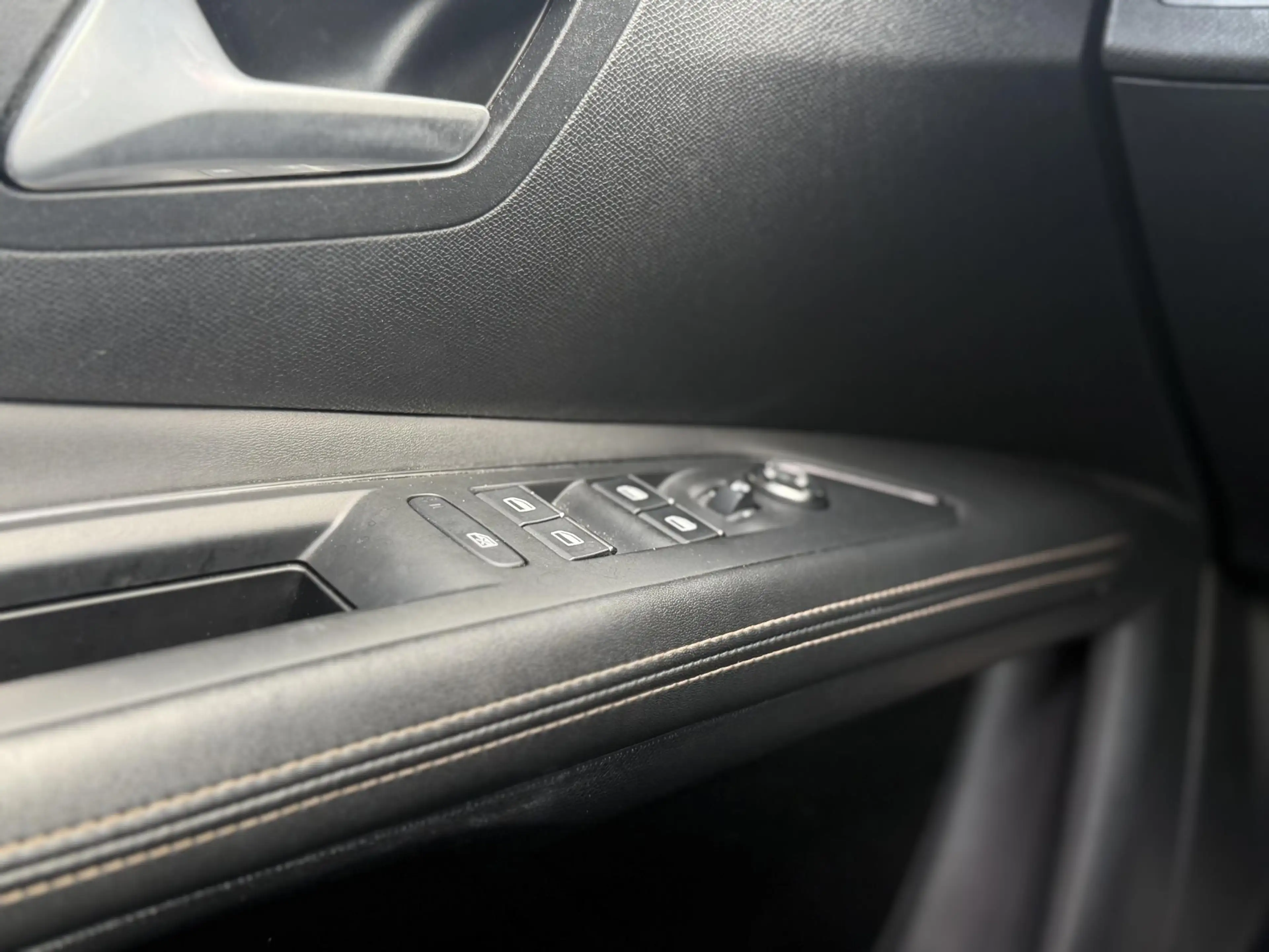 Peugeot 3008 1.6 HYbrid4 300 Blue Lease GT Automaat - Navigatie — photo 30