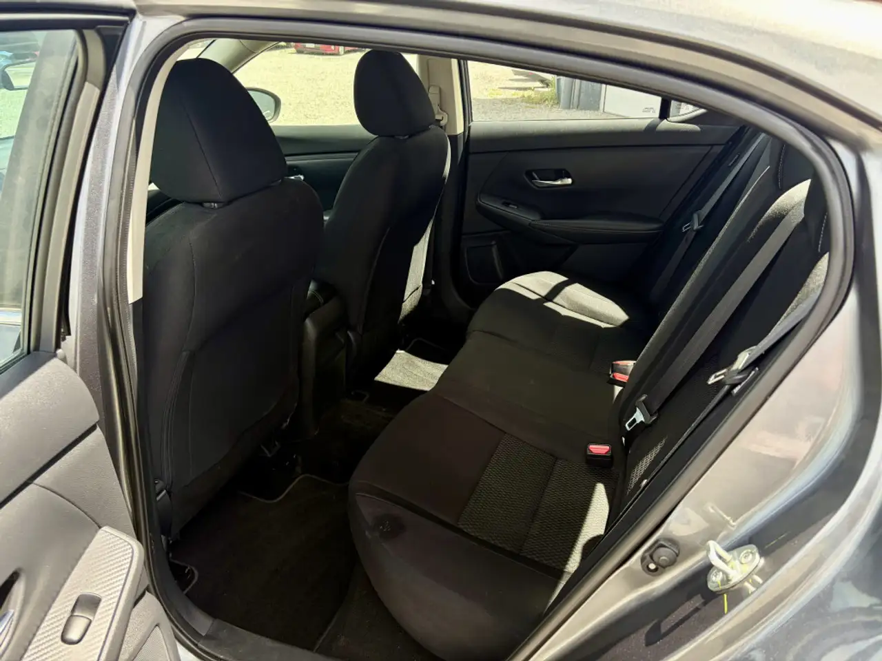 Nissan Sentra снимка Nissan Sentra