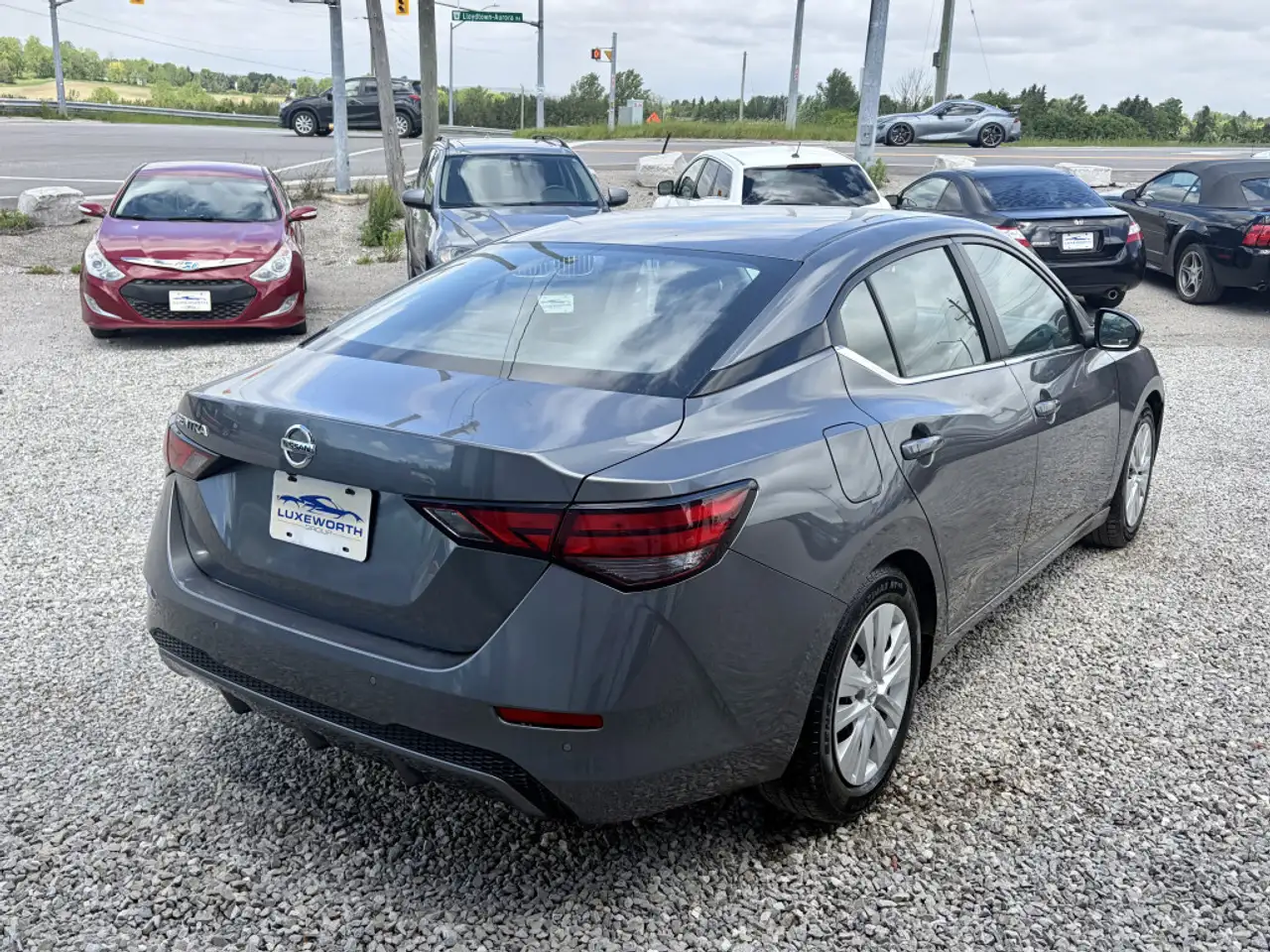 Nissan Sentra снимка Nissan Sentra
