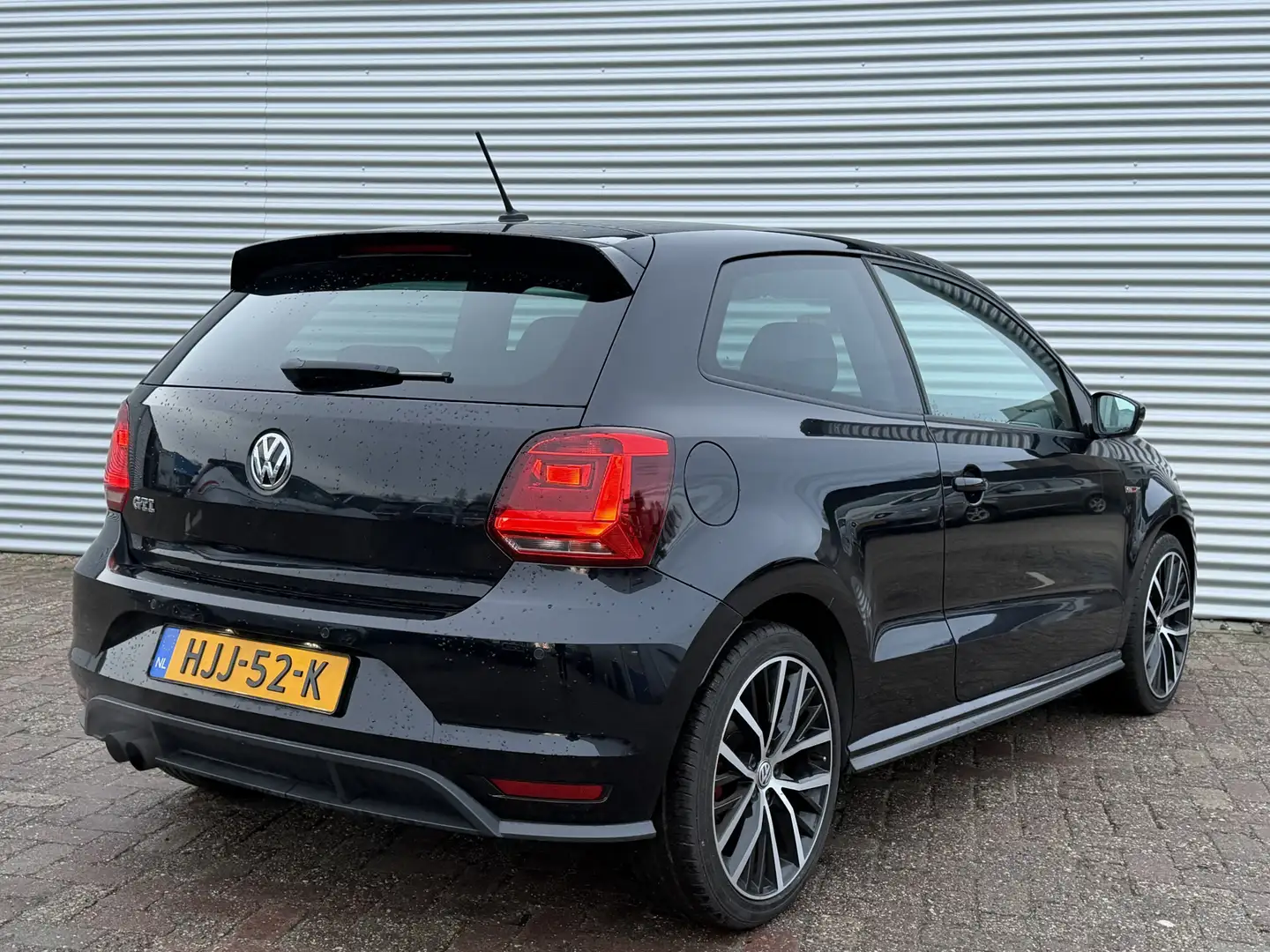 Volkswagen Polo GTI 1.8 TSI | Nieuw Binnen! | Camera | Stoelverwarming Noir - 2
