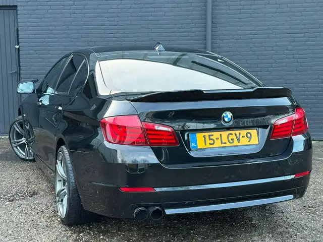BMW 5 Series view 5