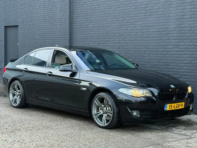 BMW 5 Series view 7