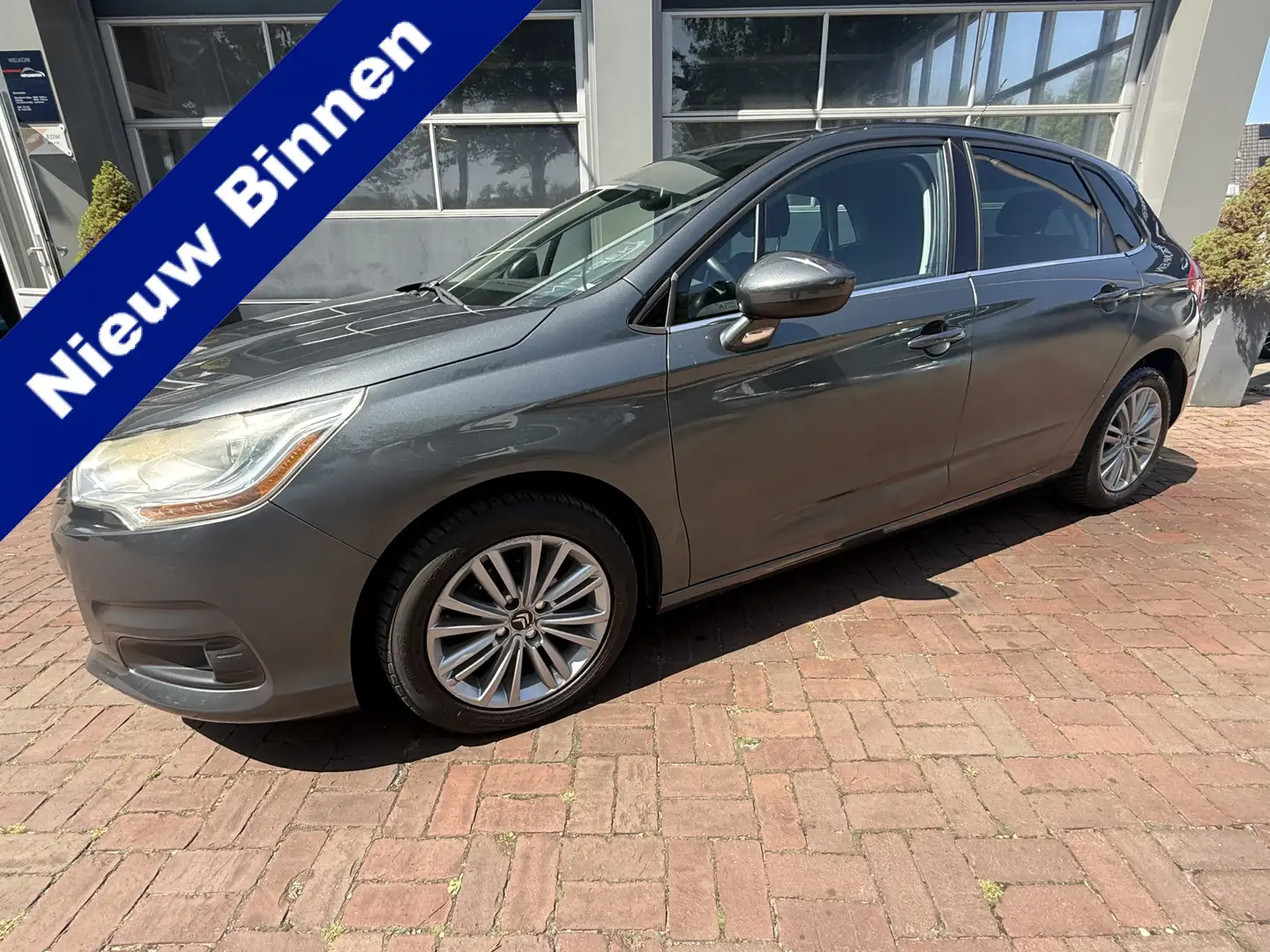Citroen C4 1.4 VTi Ligne Business Navi,Trekhaak,Pdc,Clima Bj Grijs - 1